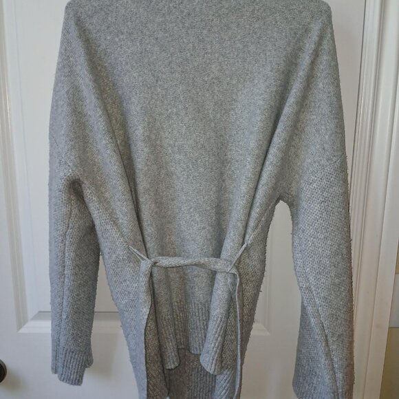 GAP Gray Women's Cardigan Sweater - Picture 3 of 3